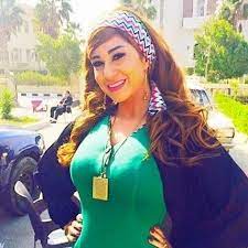 الفنانة إنجي شرف